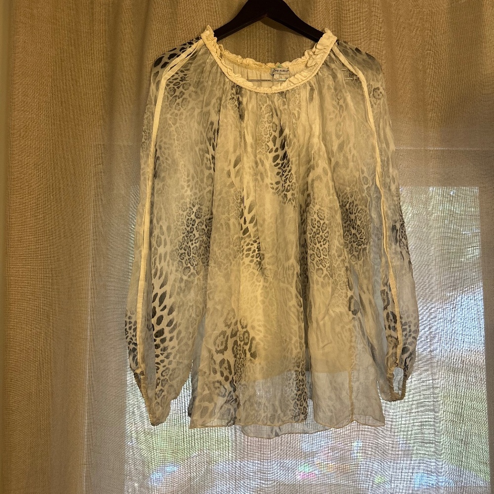 Tempo Paris off shoulder grey and white shirt